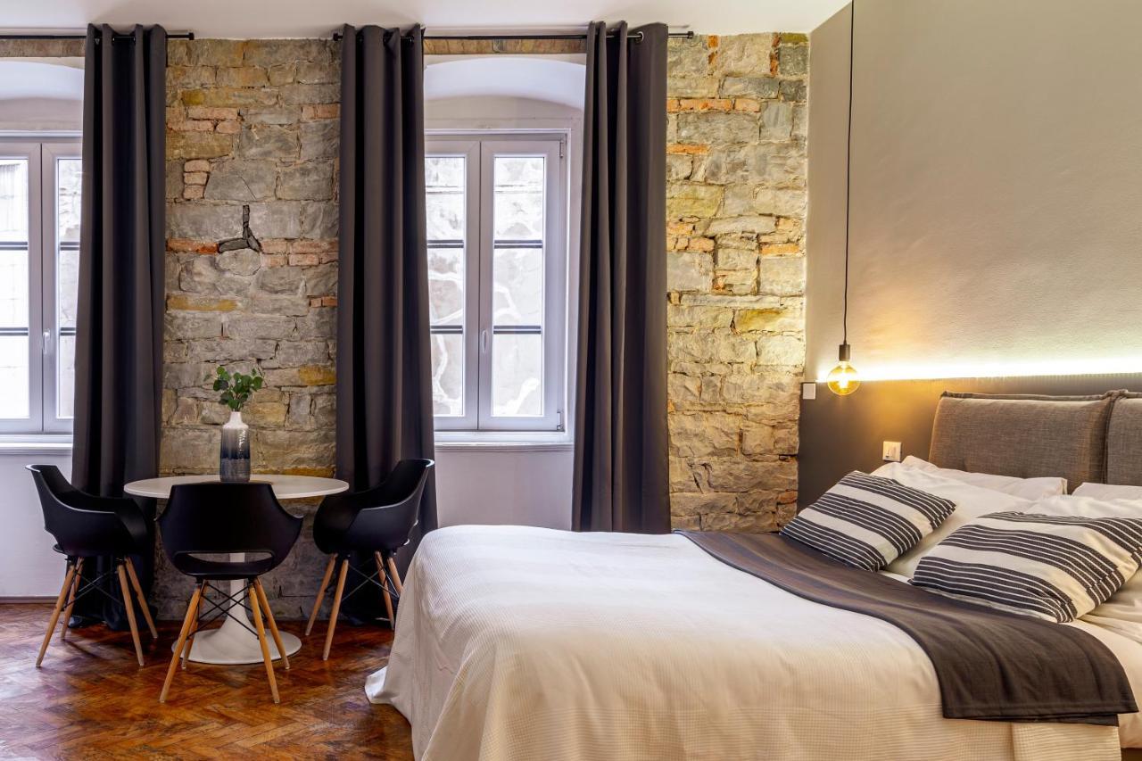 Romantic Studio In The Heart Of ตรีเอสเต ภายนอก รูปภาพ